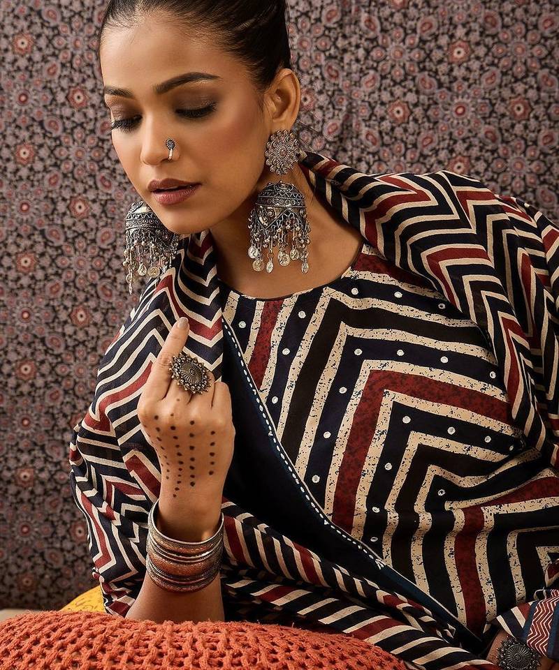 Women Printed Regular Sequinned Pure Cotton Kurta with Trousers & With Dupatta