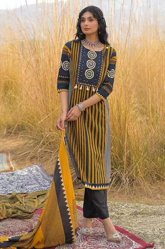 Women Printed Regular Thread Work Pure Cotton Kurta with Trousers & With Dupatta