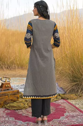 Women Printed Regular Thread Work Pure Cotton Kurta with Trousers & With Dupatta
