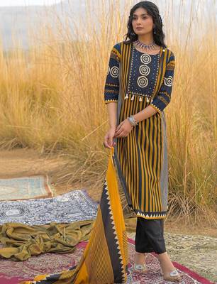 Women Printed Regular Thread Work Pure Cotton Kurta with Trousers & With Dupatta 7
