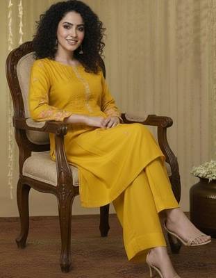 Women Ethnic Motifs Embroidered Tiered Thread Work Kurta with Palazzos 1
