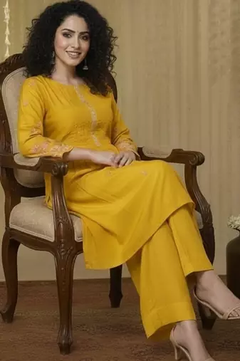 Women Ethnic Motifs Embroidered Tiered Thread Work Kurta with Palazzos