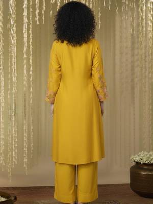 Women Ethnic Motifs Embroidered Tiered Thread Work Kurta with Palazzos 2