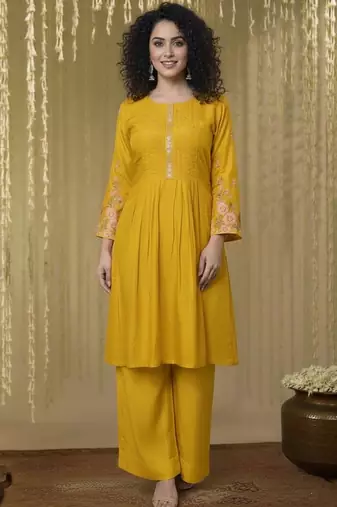 Women Ethnic Motifs Embroidered Tiered Thread Work Kurta with Palazzos