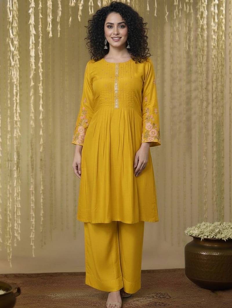 Women Ethnic Motifs Embroidered Tiered Thread Work Kurta with Palazzos
