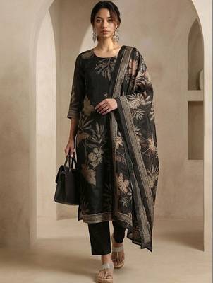 Women Floral Printed Regular Chanderi Silk Kurta with Trousers & With Dupatta 1