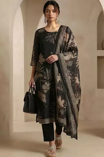 Women Floral Printed Regular Chanderi Silk Kurta with Trousers & With Dupatta