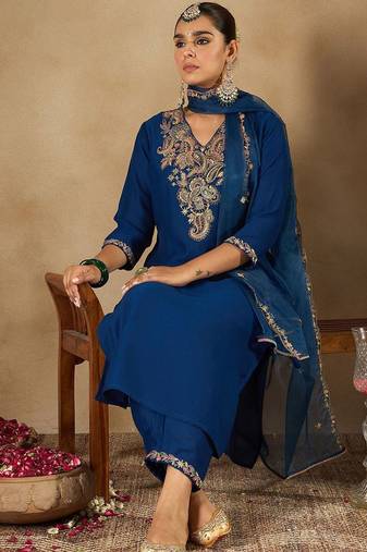 Women Ethnic Motifs Embroidered Regular Liva Kurta with Trousers & With Dupatta