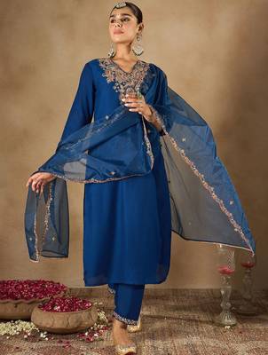 Women Ethnic Motifs Embroidered Regular Liva Kurta with Trousers & With Dupatta 2