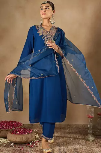 Women Ethnic Motifs Embroidered Regular Liva Kurta with Trousers & With Dupatta