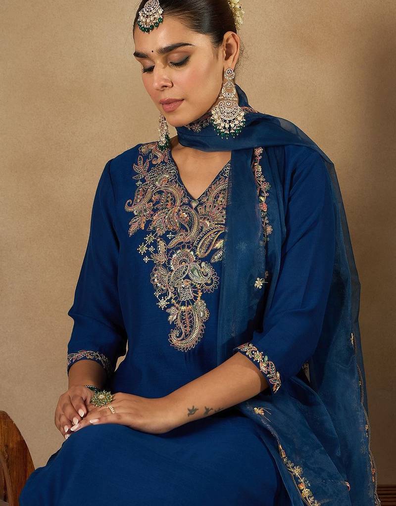 Women Ethnic Motifs Embroidered Regular Liva Kurta with Trousers & With Dupatta