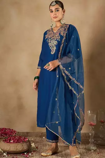 Women Ethnic Motifs Embroidered Regular Liva Kurta with Trousers & With Dupatta