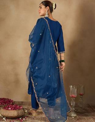 Women Ethnic Motifs Embroidered Regular Liva Kurta with Trousers & With Dupatta 7