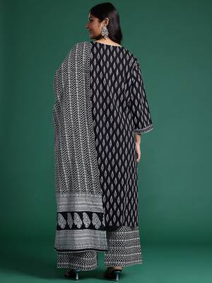 Plus Size Printed Pure Cotton Kurta with Trousers & Dupatta 7