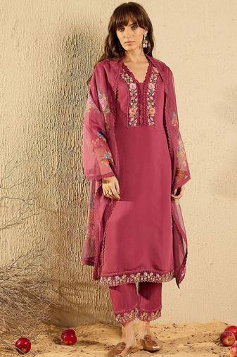 Women Floral Yoke Design Regular Thread Work Kurta with Trousers & With Dupatta