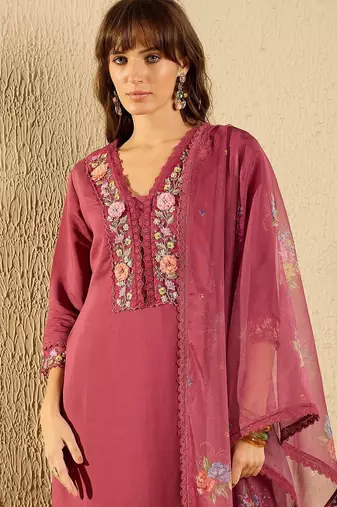 Women Floral Yoke Design Regular Thread Work Kurta with Trousers & With Dupatta