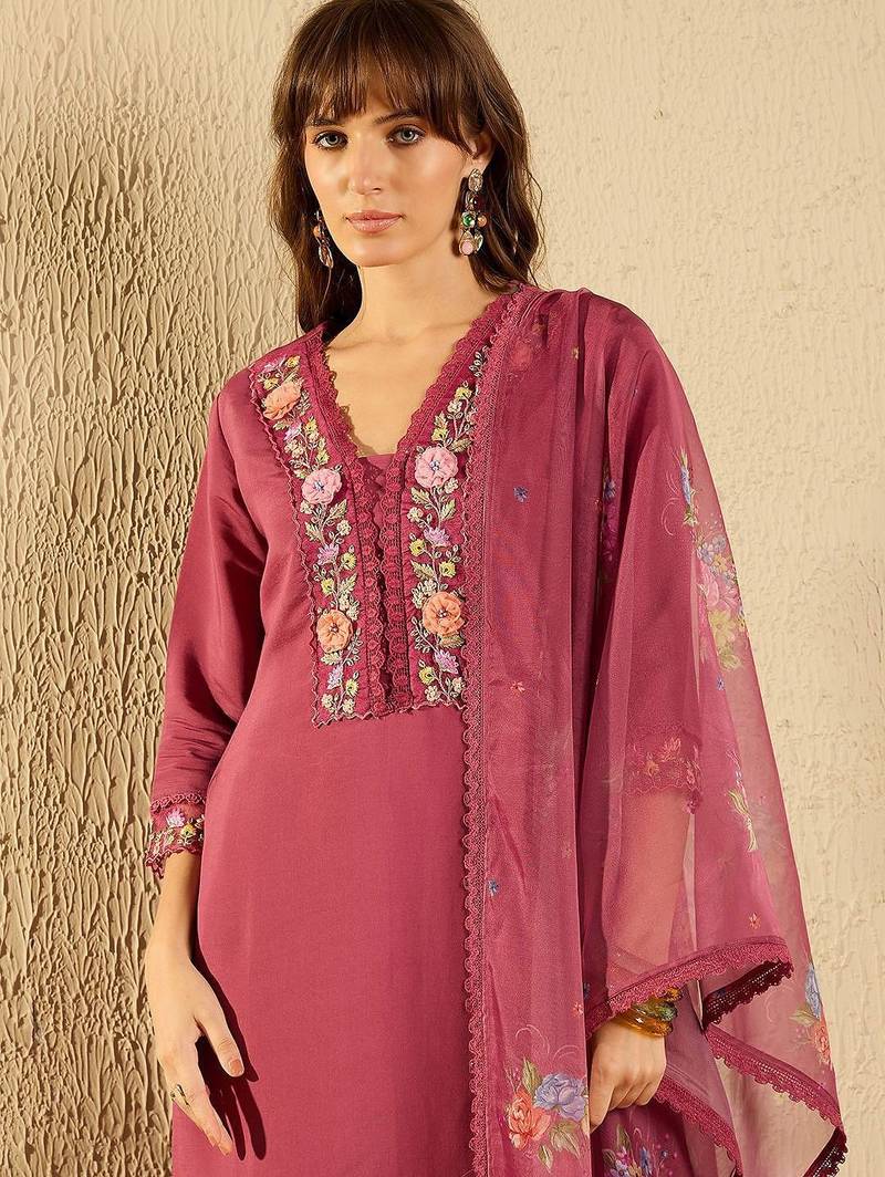 Women Floral Yoke Design Regular Thread Work Kurta with Trousers & With Dupatta
