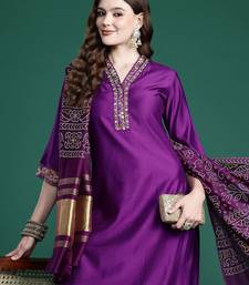 Floral Thread Work Liva Kurta with Trousers & With Dupatta