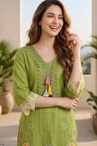 Women Floral Embroidered Regular Thread Work Pure Cotton Kurta with Trousers & With Dupatta