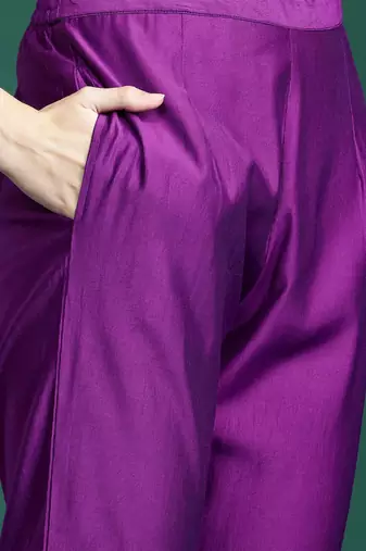 Floral Thread Work Liva Kurta with Trousers & With Dupatta