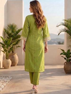 Women Floral Embroidered Regular Thread Work Pure Cotton Kurta with Trousers & With Dupatta 7