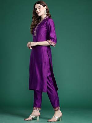 Floral Thread Work Liva Kurta with Trousers & With Dupatta 6