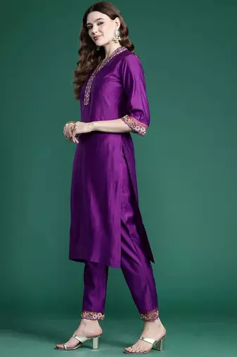 Floral Thread Work Liva Kurta with Trousers & With Dupatta