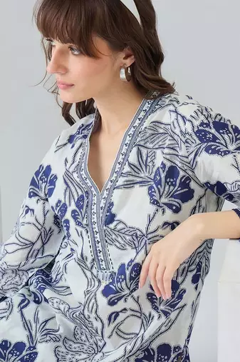 Women Floral Printed Regular Pure Cotton Kurta with Trousers