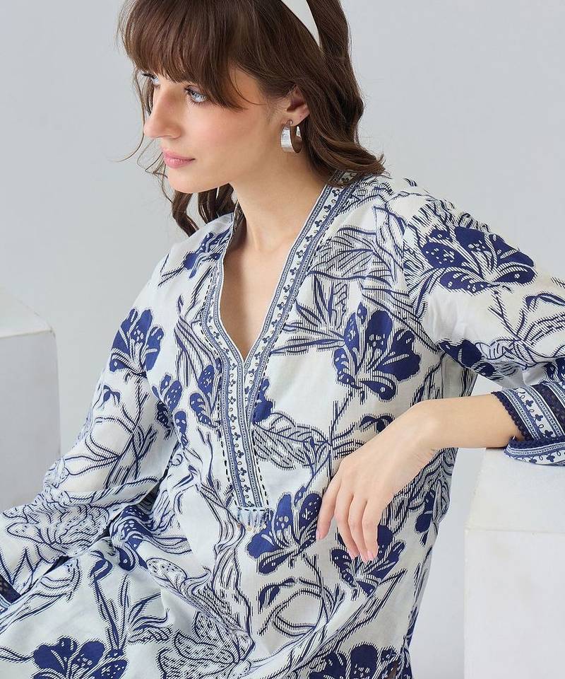 Women Floral Printed Regular Pure Cotton Kurta with Trousers
