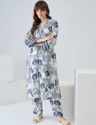 Women Floral Printed Regular Pure Cotton Kurta with Trousers 1