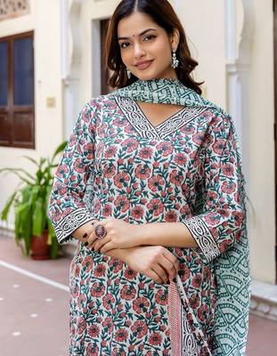 Floral Printed V-Neck Pure Cotton Straight Kurta With Palazzo And Dupatta 2
