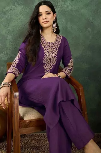 Women Ethnic Motifs Embroidered Regular Thread Work Kurta with Trousers