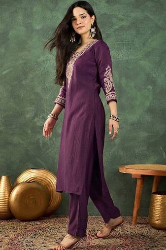 Women Ethnic Motifs Embroidered Regular Thread Work Kurta with Trousers