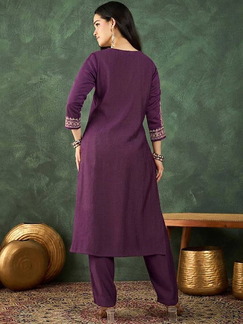 Women Ethnic Motifs Embroidered Regular Thread Work Kurta with Trousers