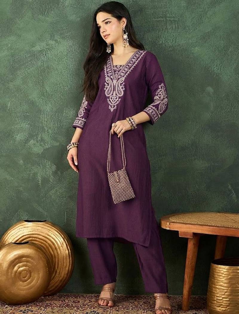 Women Ethnic Motifs Embroidered Regular Thread Work Kurta with Trousers