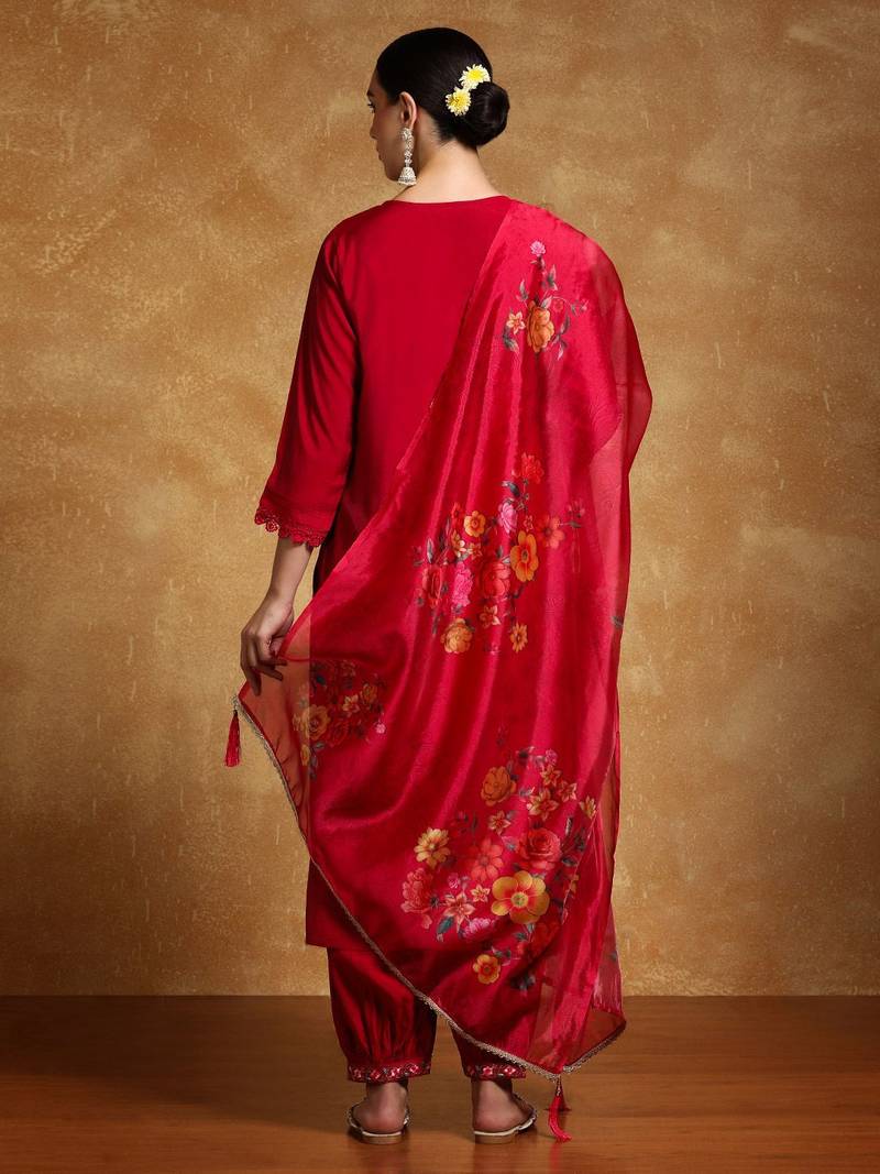 Women Floral Yoke Design Regular Thread Work Kurta with Trousers & With Dupatta