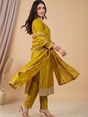 Women Ethnic Motifs Embroidered Regular Thread Work Kurta with Trousers & With Dupatta 2
