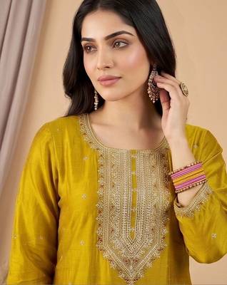 Women Ethnic Motifs Embroidered Regular Thread Work Kurta with Trousers & With Dupatta 3