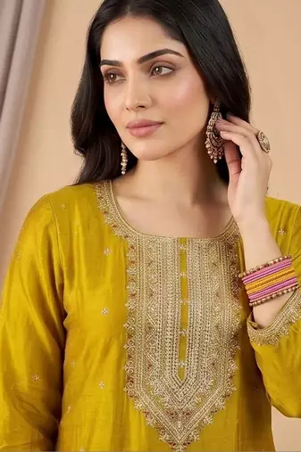 Women Ethnic Motifs Embroidered Regular Thread Work Kurta with Trousers & With Dupatta