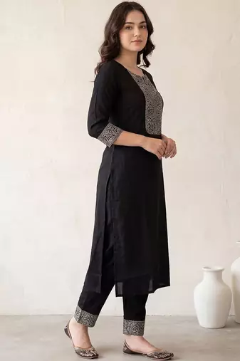 Women Ethnic Motifs Embroidered Regular Thread Work Kurta with Trousers