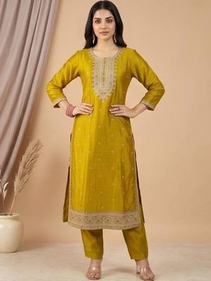 Women Ethnic Motifs Embroidered Regular Thread Work Kurta with Trousers & With Dupatta 5