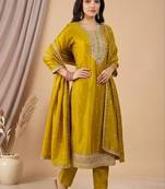 Women Ethnic Motifs Embroidered Regular Thread Work Kurta with Trousers & With Dupatta