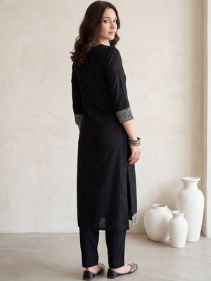 Women Ethnic Motifs Embroidered Regular Thread Work Kurta with Trousers 4