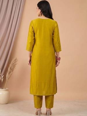 Women Ethnic Motifs Embroidered Regular Thread Work Kurta with Trousers & With Dupatta 7