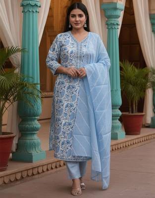 Floral Printed V-Neck Pure Cotton Kurta With Trousers & Dupatta 6