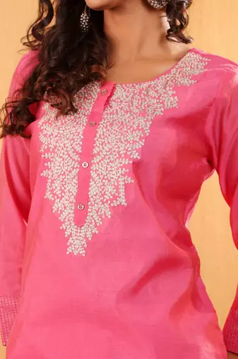 Ethnic Motifs Embroidered Sequinned Chanderi Silk Kurta with Trousers And Dupatta