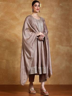 Women Floral Embroidered Kurta with Trousers & Dupatta 3