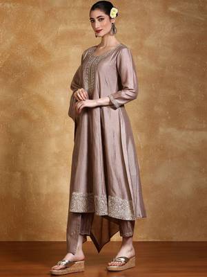 Women Floral Embroidered Kurta with Trousers & Dupatta 4