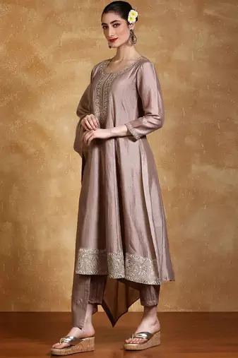 Women Floral Embroidered Kurta with Trousers & Dupatta