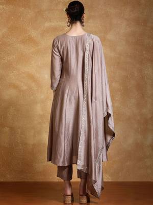 Women Floral Embroidered Kurta with Trousers & Dupatta 5